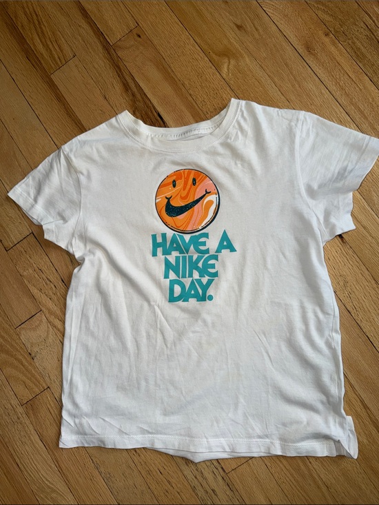 Nike Other - Nike Girls T-Shirt